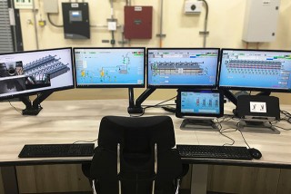 Realised plant control station with SCADA system